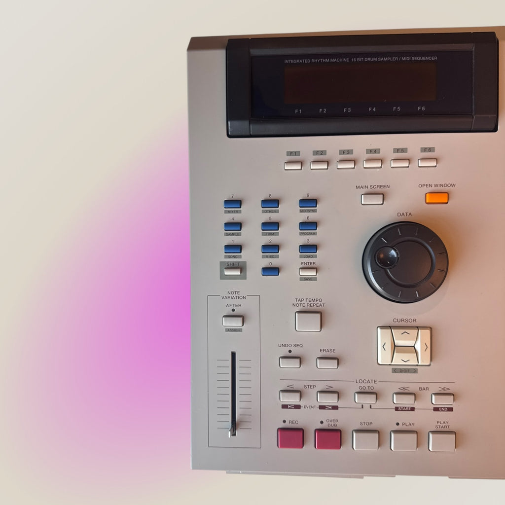 Akai Professional MPC 2000 XL Music Production Center - Sampler, Drum Machine & Sequence- Vintage Grey