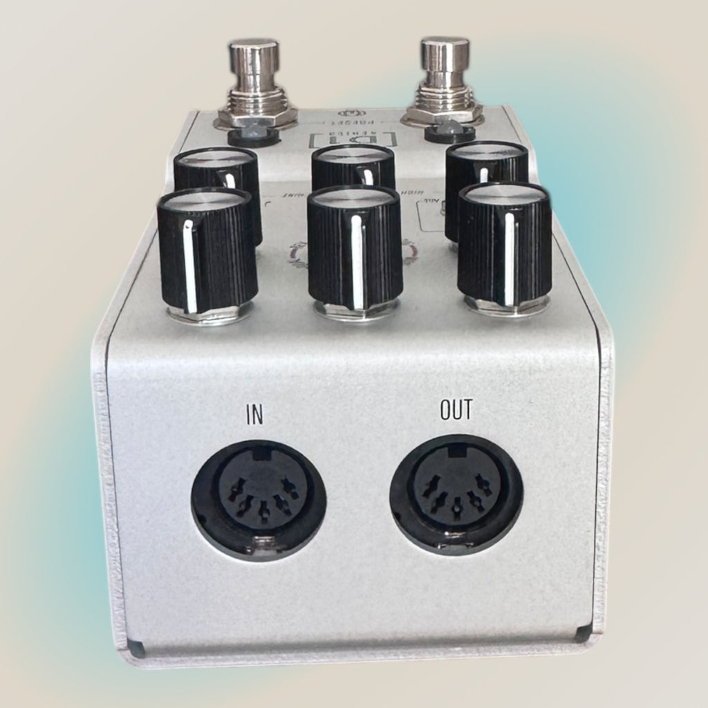 Walrus Audio Mako D1 High Fidelity Echo Machine Effect Pedal - Silver (Certified Pre-Owned)