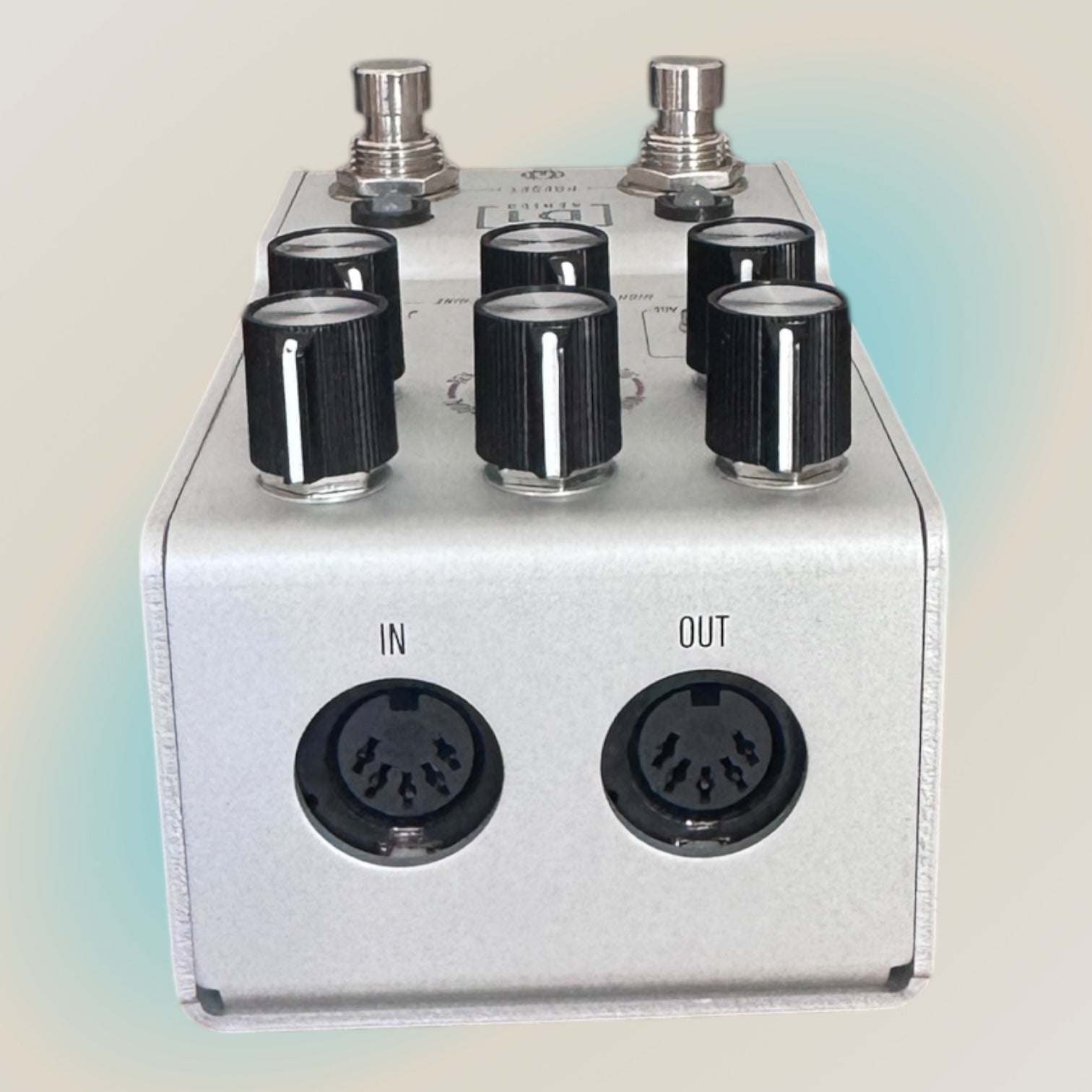 Walrus Audio Mako D1 High Fidelity Echo Machine Effect Pedal - Silver (Certified Pre-Owned)