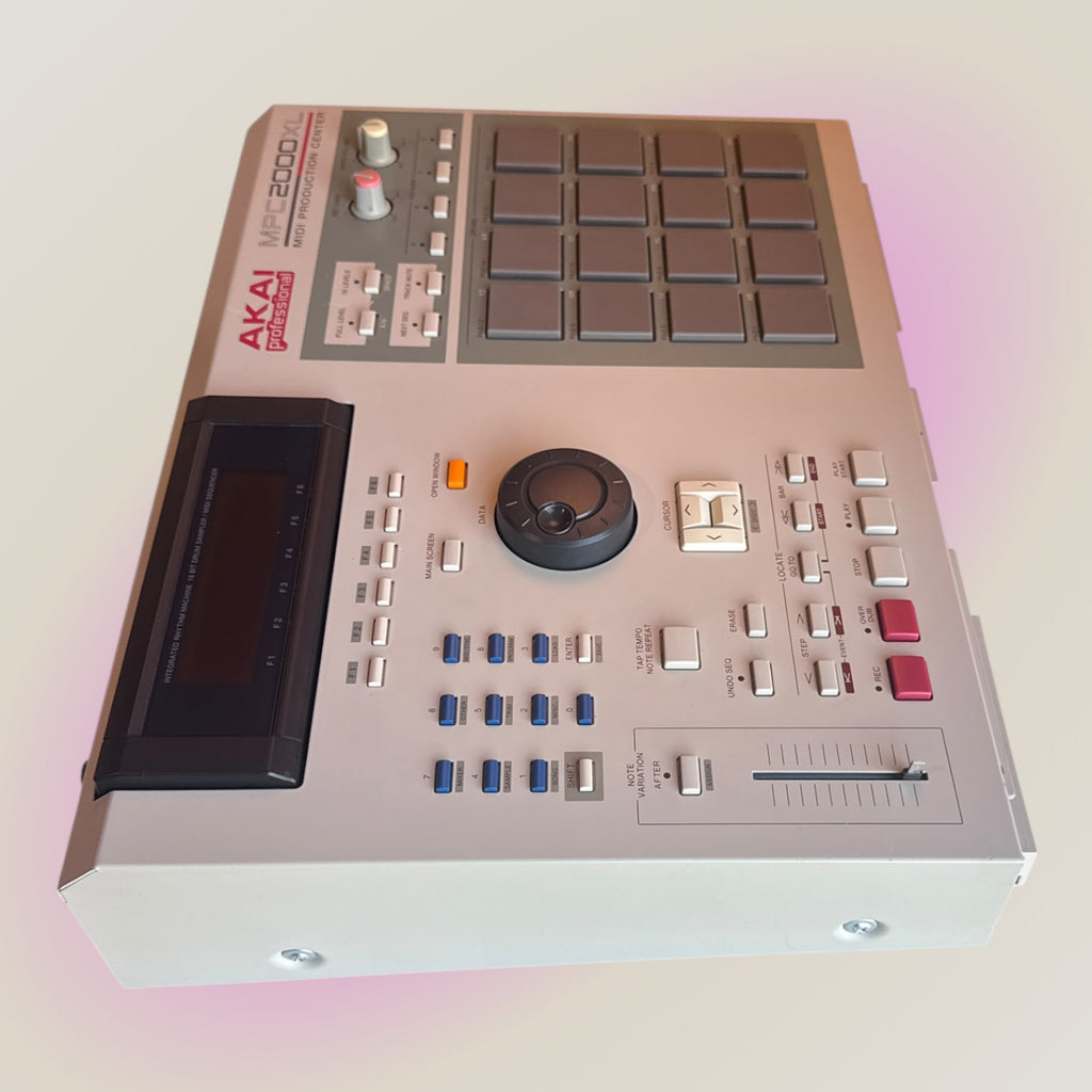 Akai Professional MPC 2000 XL Music Production Center - Sampler, Drum Machine & Sequence- Vintage Grey