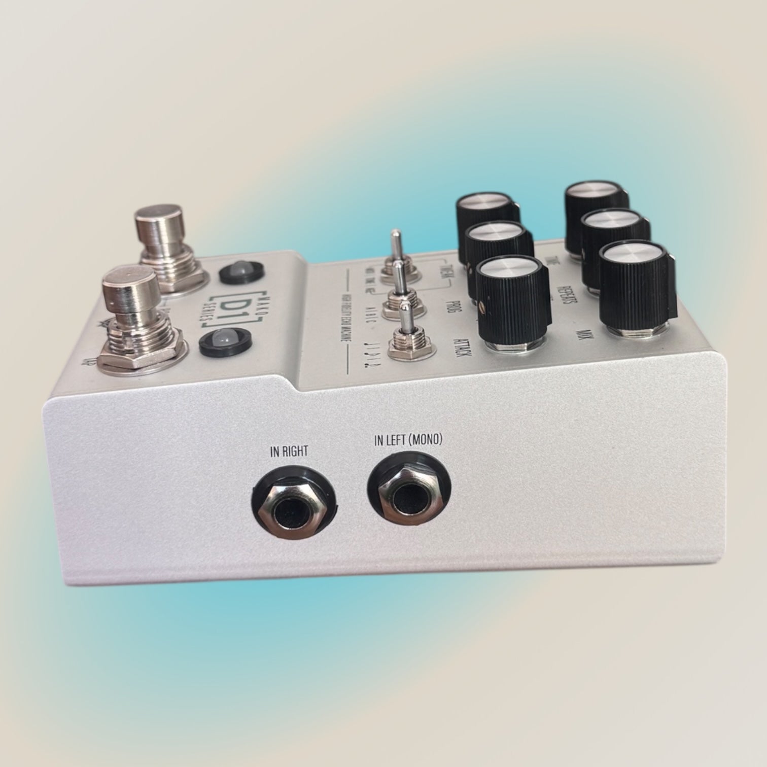 Walrus Audio Mako D1 High Fidelity Echo Machine Effect Pedal - Silver (Certified Pre-Owned)