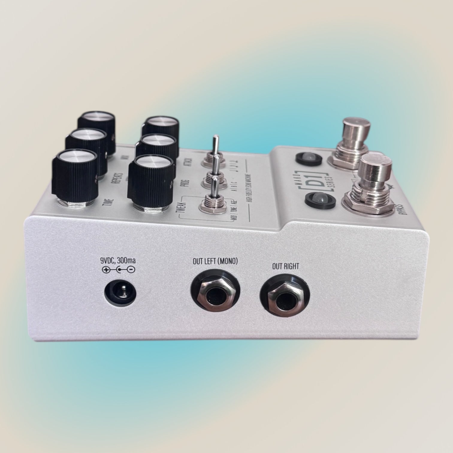Walrus Audio Mako D1 High Fidelity Echo Machine Effect Pedal - Silver (Certified Pre-Owned)